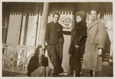 Gala and Salvator Dalì, Leonor Fini, André Pieyre de Mandiargues, Arcachon, 1940, photography by Stanislao Lepri